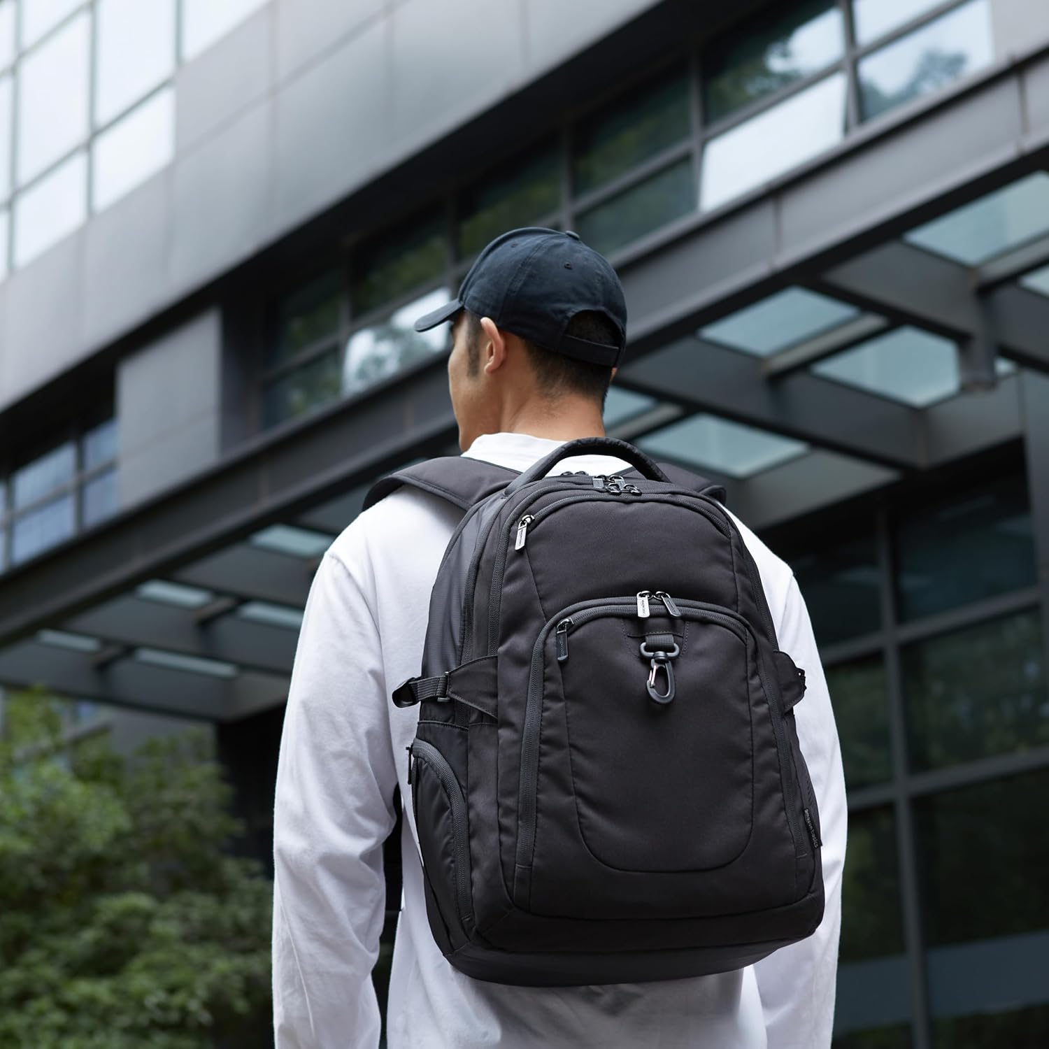 Travel Laptop Backpack with Multiple Pockets and Compartments for 17 in / 43.1 Cm Laptop, Water Resistant, Spacious with Padded Shoulder Straps, Black